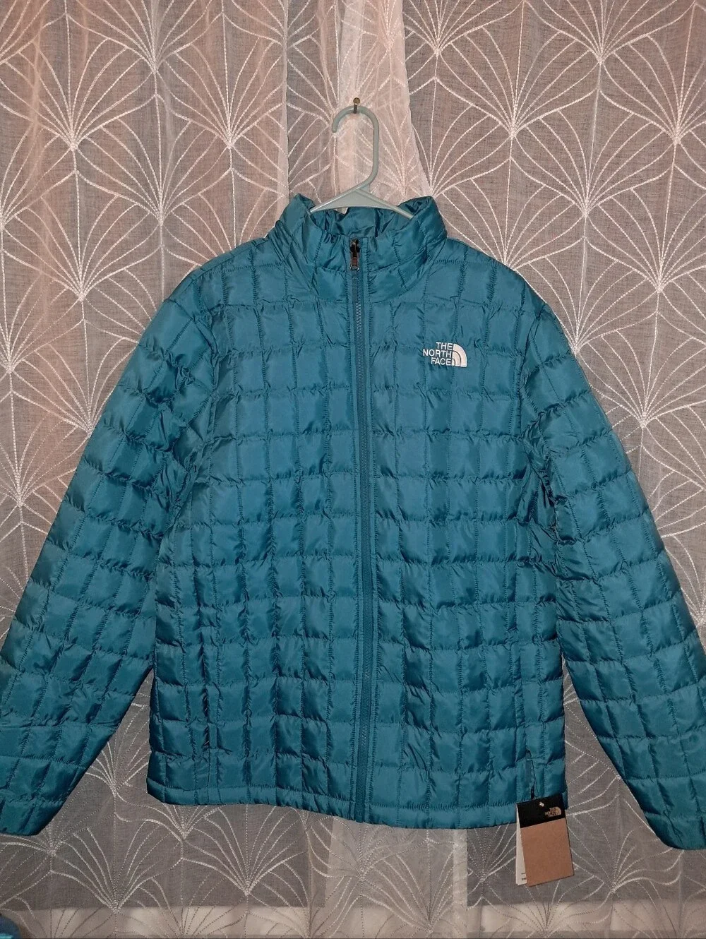 NWT The North Face brand Mens size large thermal insulation jacket